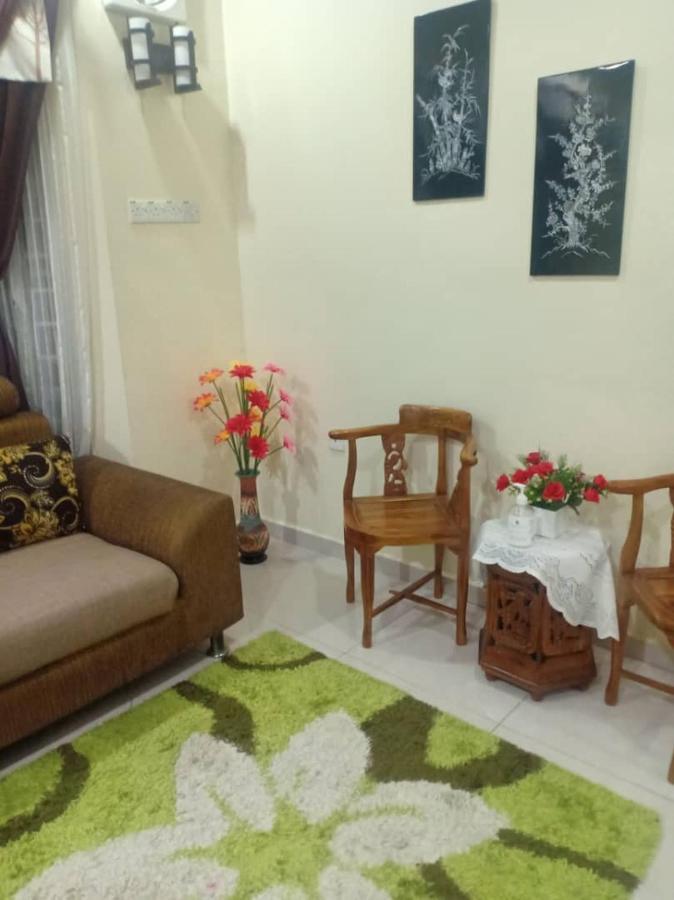 Kh Homestay Comfy N Calm Сери-Манджунг Экстерьер фото