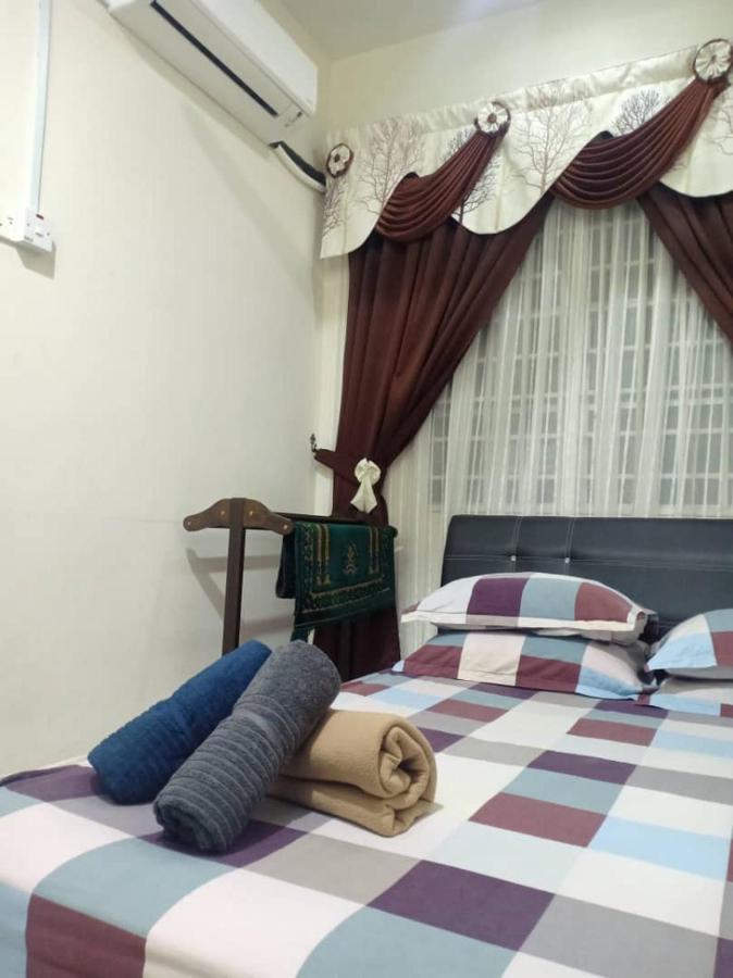 Kh Homestay Comfy N Calm Сери-Манджунг Экстерьер фото