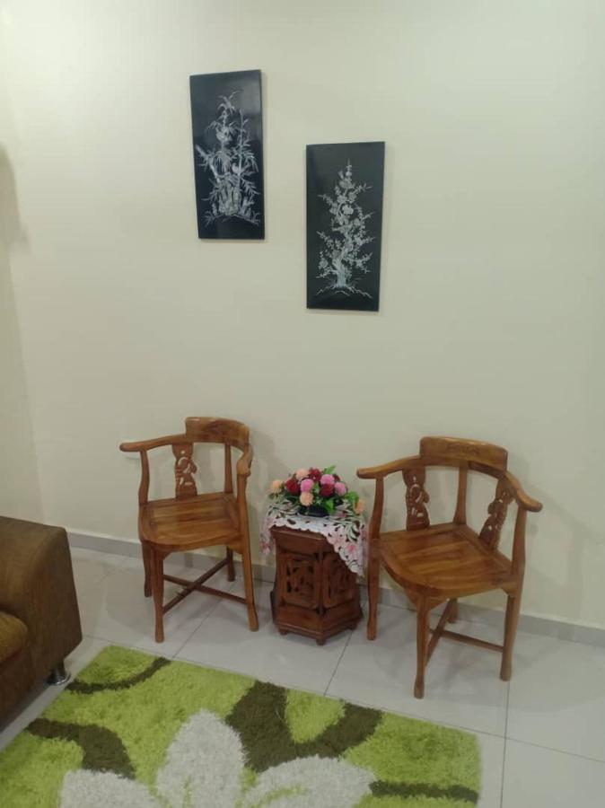 Kh Homestay Comfy N Calm Сери-Манджунг Экстерьер фото