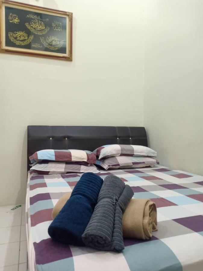Kh Homestay Comfy N Calm Сери-Манджунг Экстерьер фото
