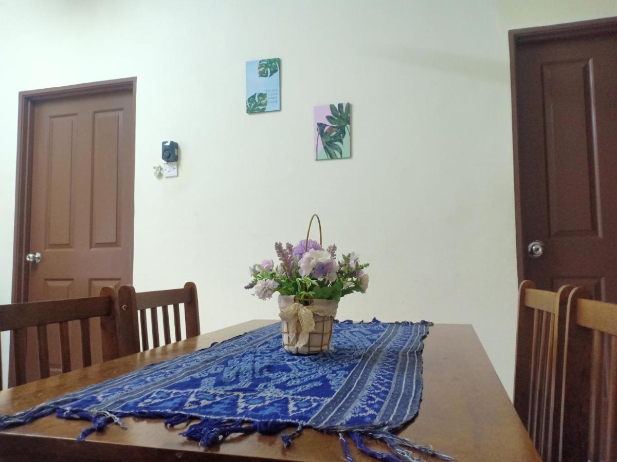 Kh Homestay Comfy N Calm Сери-Манджунг Экстерьер фото